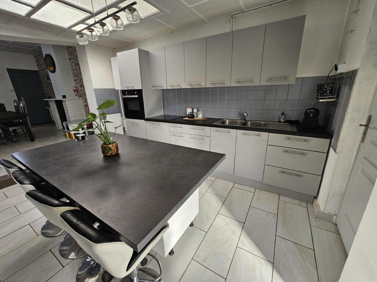 Maison Familiale, 3 Chambres, Jardin Et Parking Prive Montigny-en-Gohelle Екстер'єр фото